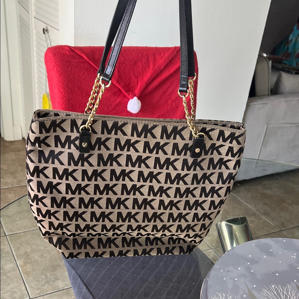 Michael Kors Jet Set Logo Tote